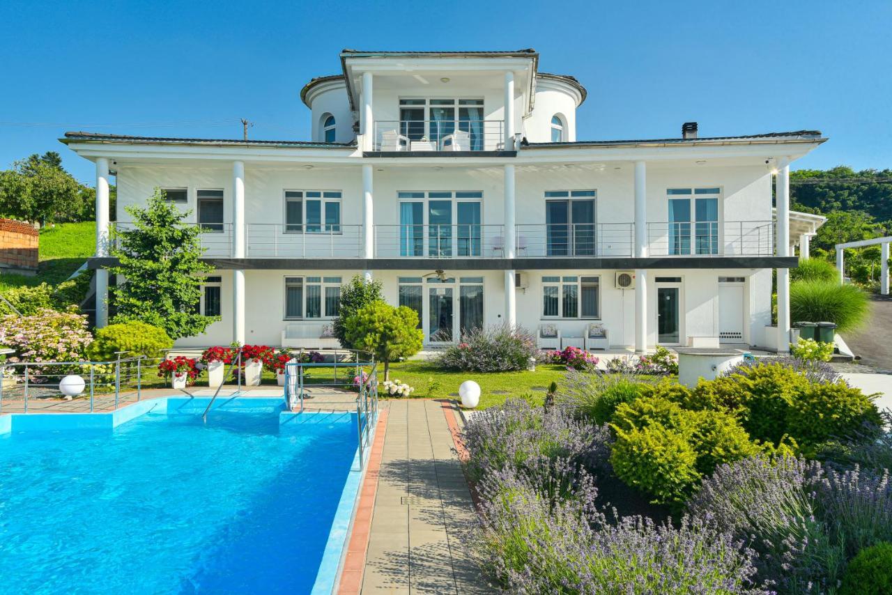 Apartments Villa Graf Smederevo Exteriér fotografie