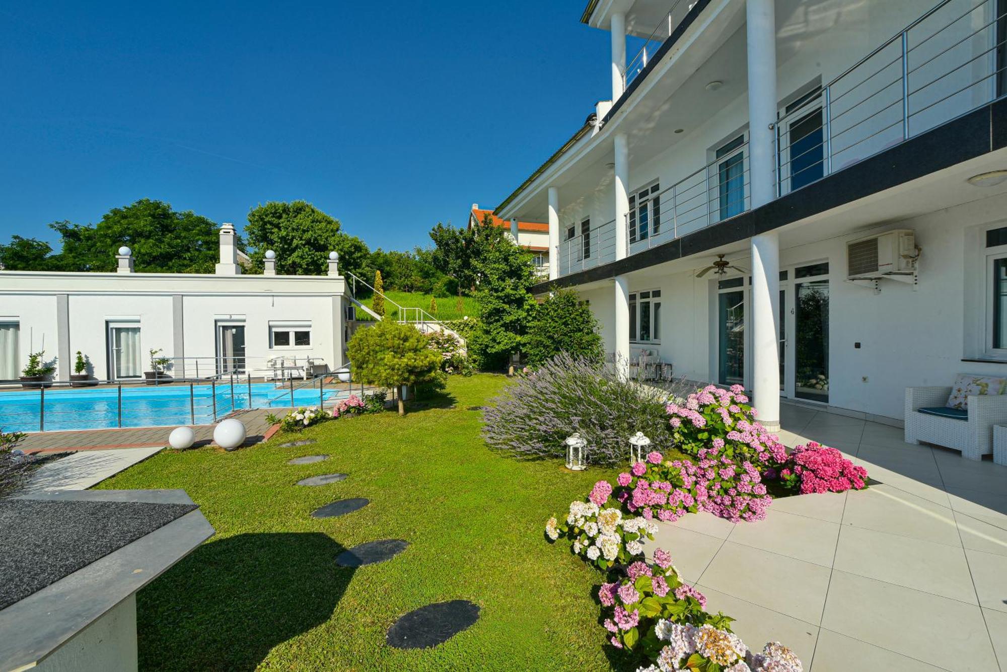 Apartments Villa Graf Smederevo Exteriér fotografie